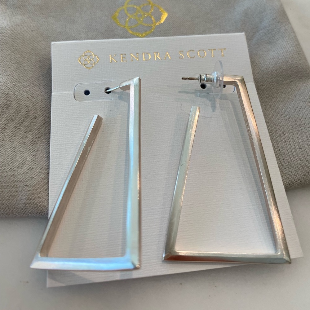 Kendra Scott Easton Hoop Earrings in Silver